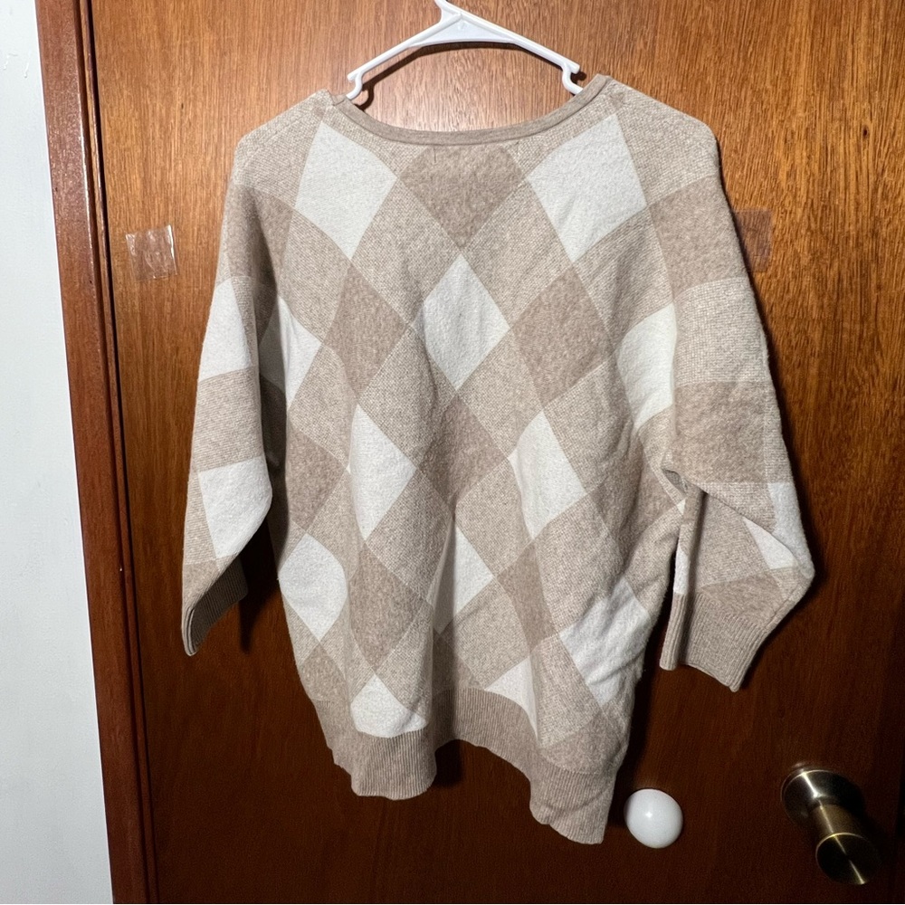 Love Scarlett size M cream/tan sweater top